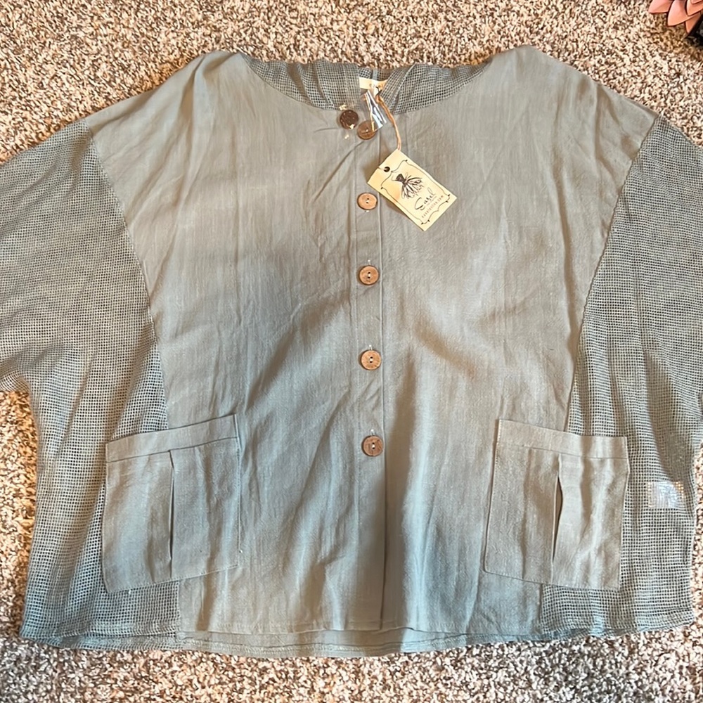 Easel button top